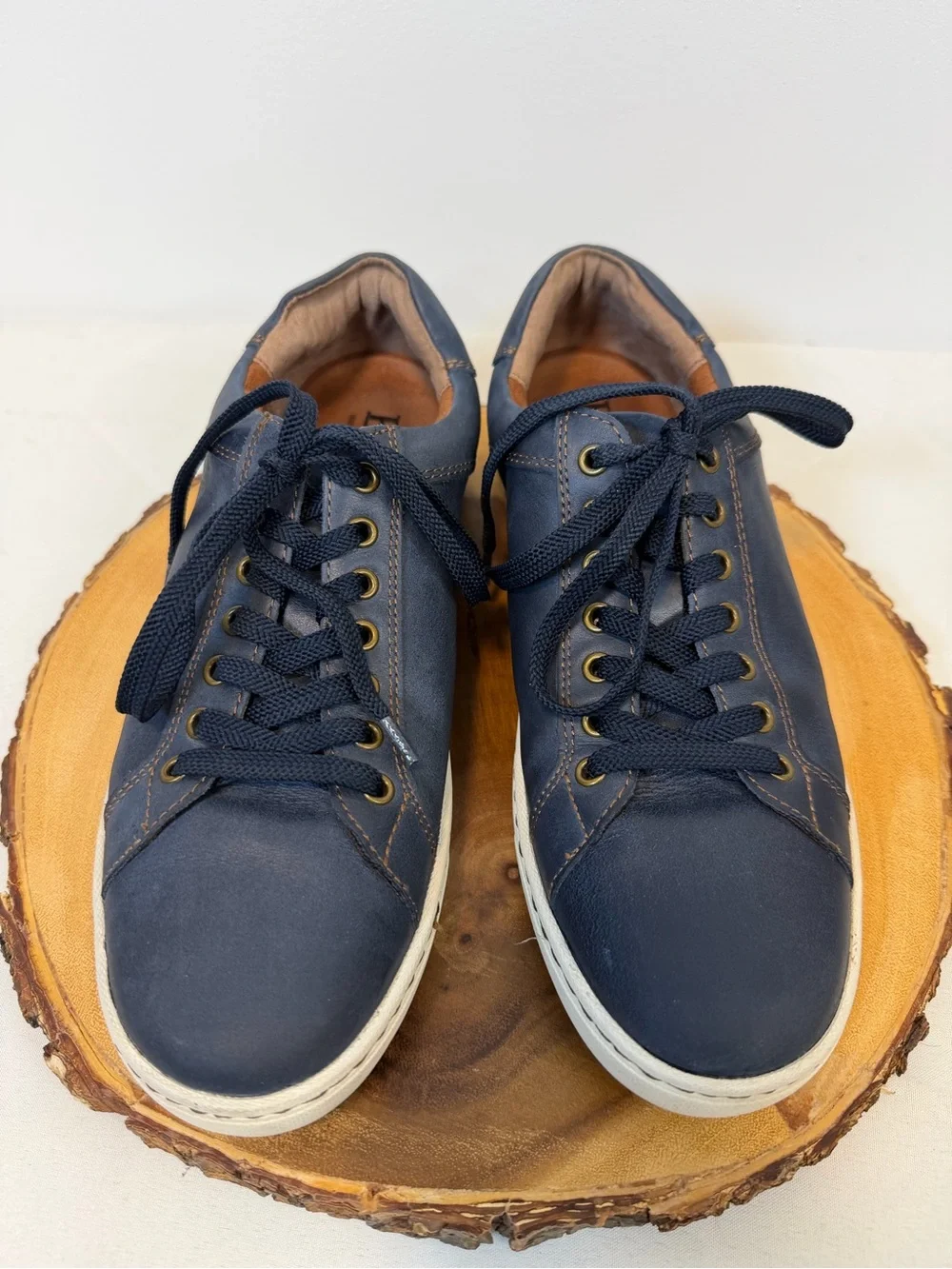 Børn‎ Mira Lightweight Sneakers Soft Blue Leather Lace Up Women’s Size 9.5